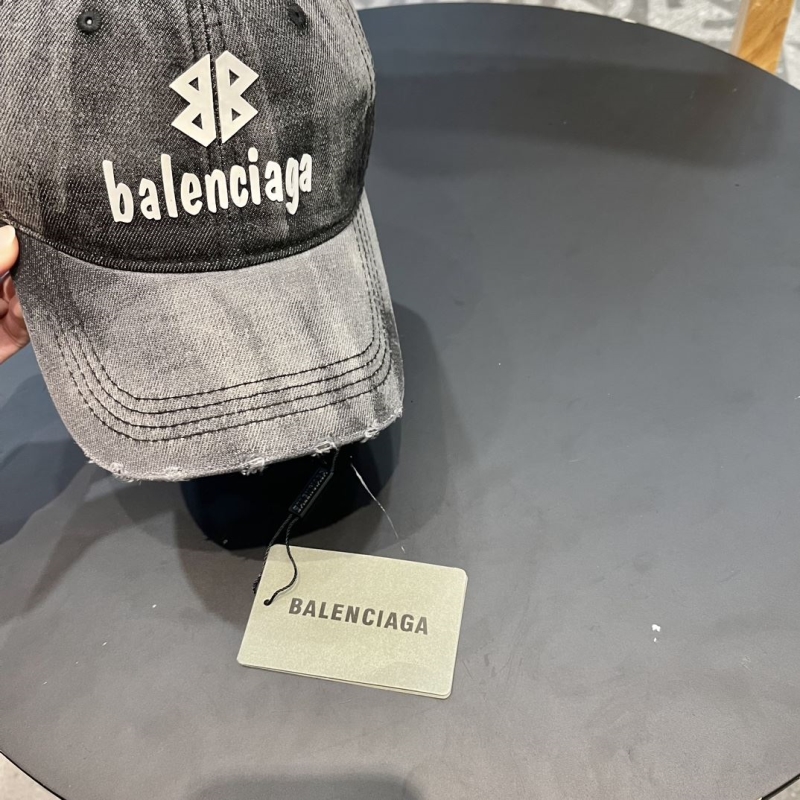 BALENCIAGA